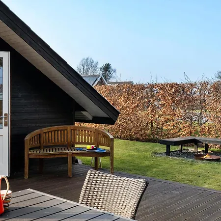 2 Bedroom Beautiful In * Børkop