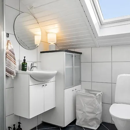 2 Bedroom Beautiful In Børkop