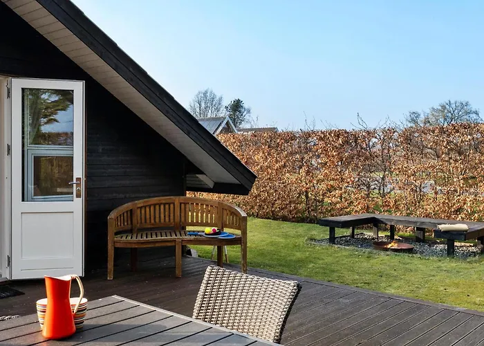 2 Bedroom Beautiful In * Børkop