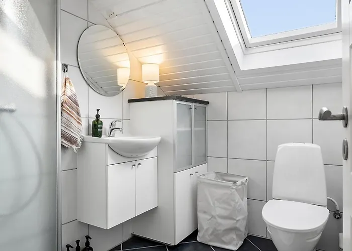 2 Bedroom Beautiful In Børkop